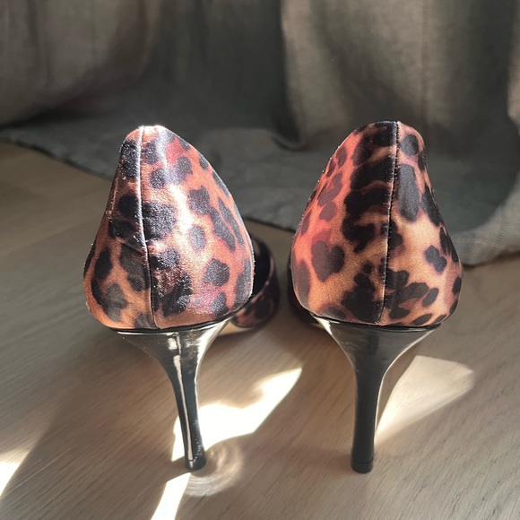 Le Château Cheetah Print High Heels! - Picture 4 of 5